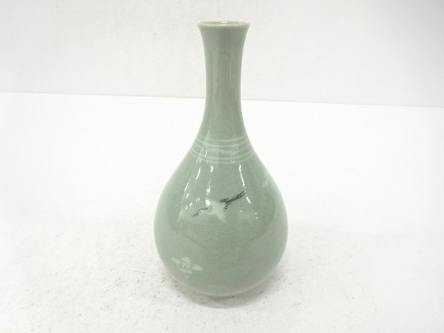 Goryeo celadon vase, porcelain, by Ryu Hae-gang, Korean National Cultural Proper
